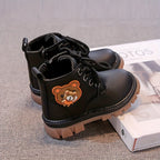 بوت شتوي بتصميم عصري مع رسمة دبدوب جانبية