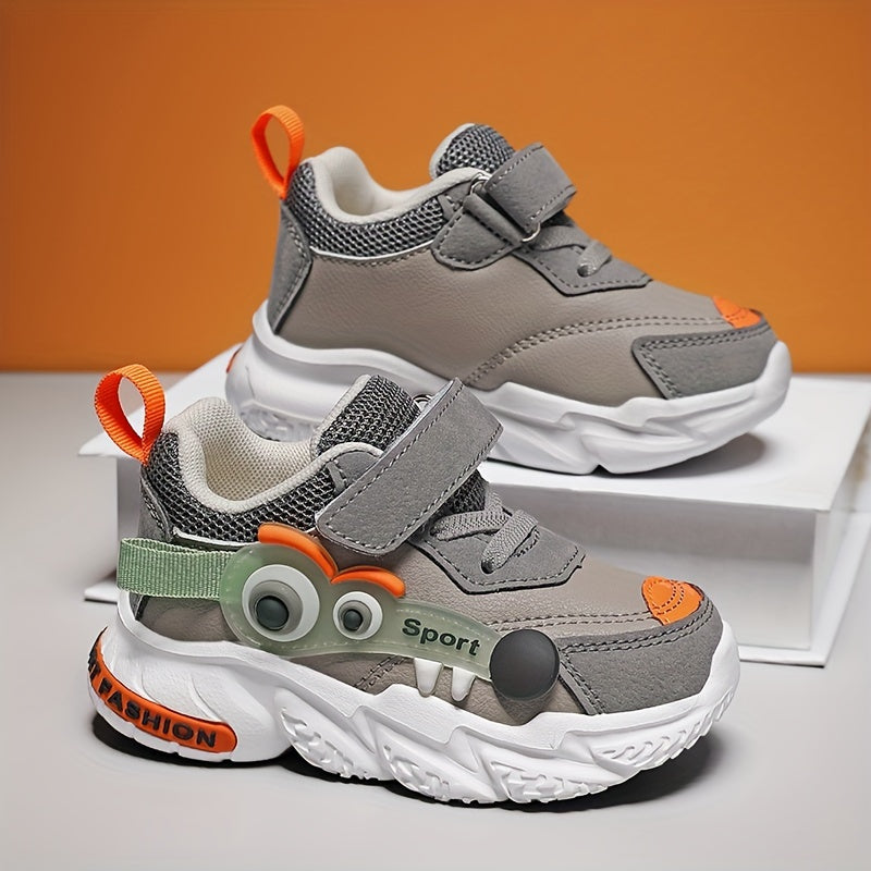 حذاء بتصميم رياضي عصري كرتوني بعيون ثلاثية الأبعاد