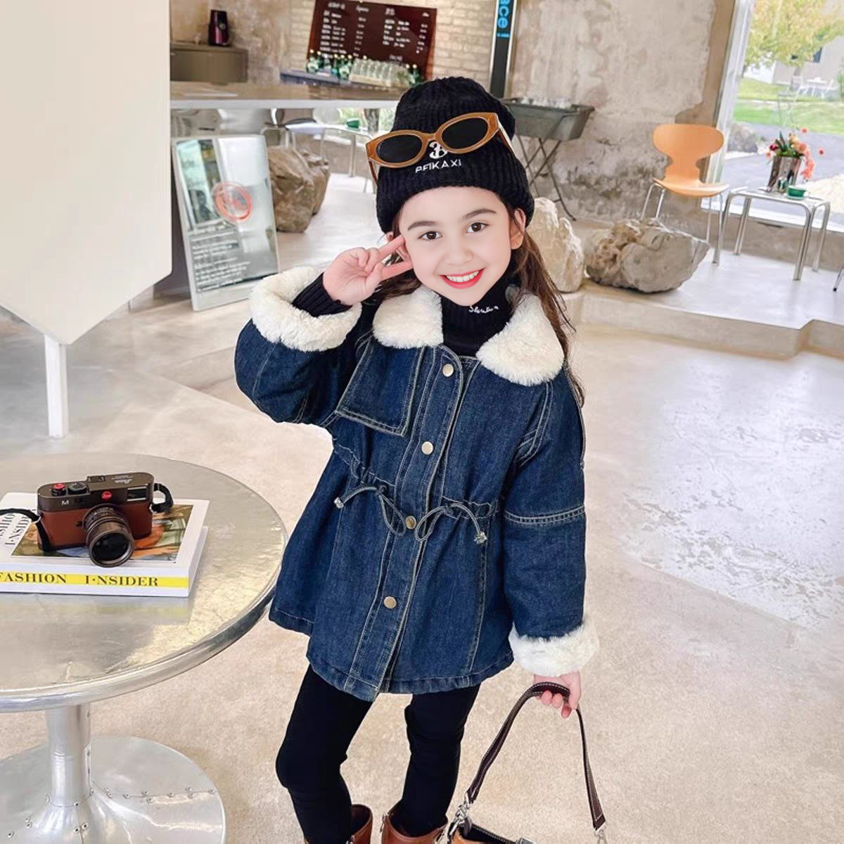 Abrigo vaquero forrado con piel, cálido y adecuado para el invierno