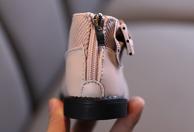 حذاء بناتي أنيق بتصميم عصري مع ربطة جانبية منقّطة