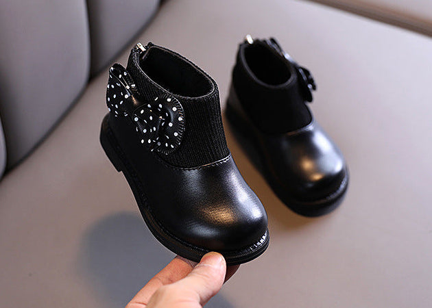 حذاء بناتي أنيق بتصميم عصري مع ربطة جانبية منقّطة