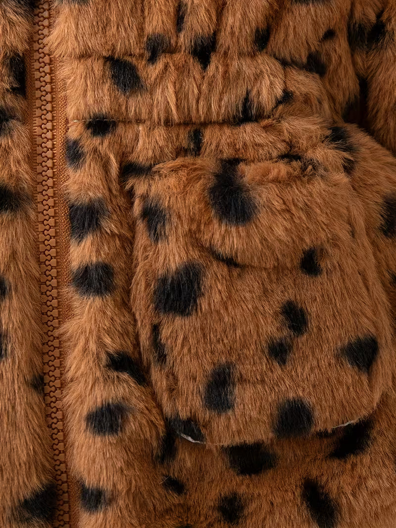 Abrigo de piel sintética de invierno con estampado de leopardo y diseño distintivo