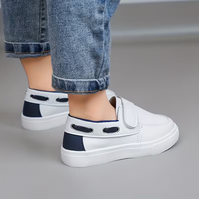 حذاء كلاسيكي بتصميم عصري