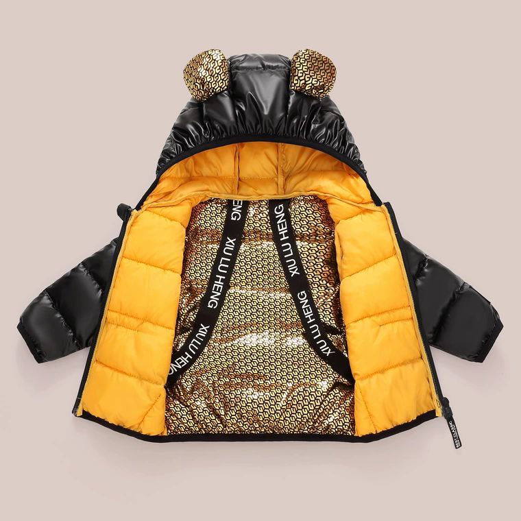 Chaqueta 'Black Gold' cálida con detalles dorados