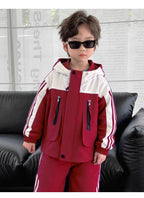 طقم رياضي أنيق من قطعتين بلمسة عصرية