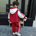 طقم رياضي أنيق من قطعتين بلمسة عصرية