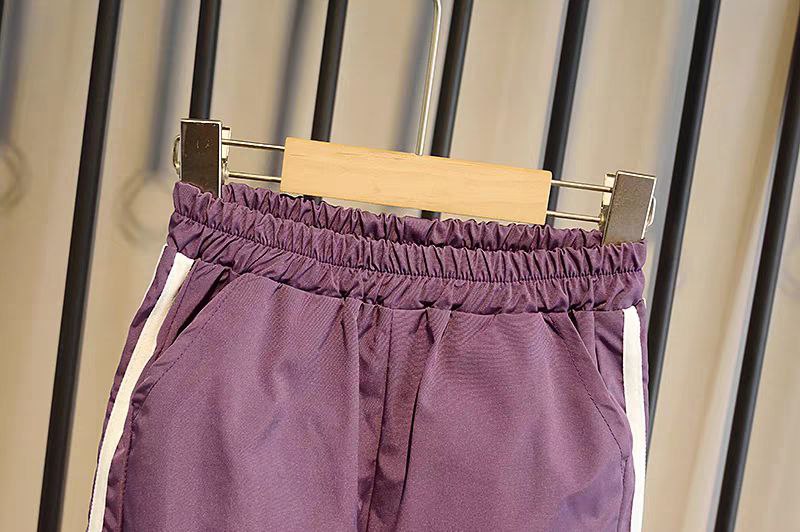 طقم رياضي أنيق من قطعتين بلمسة عصرية