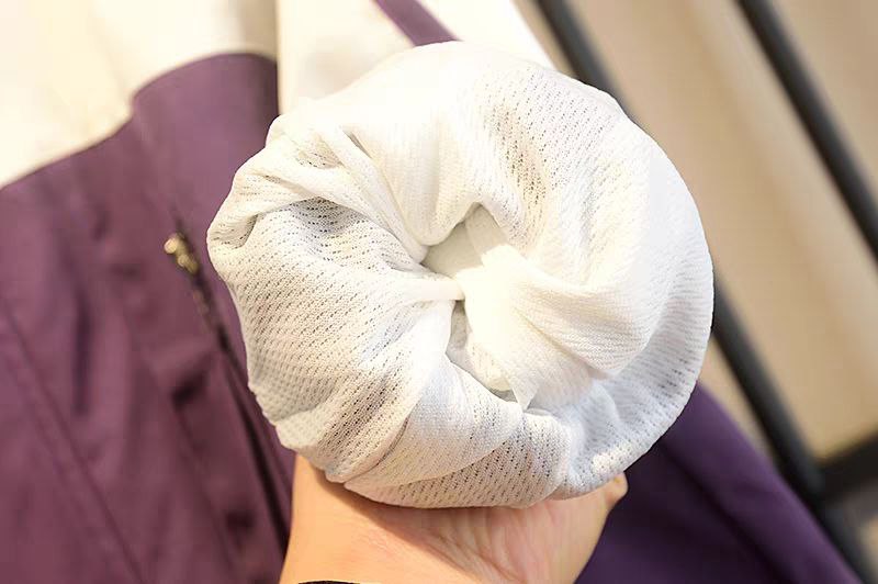 طقم رياضي أنيق من قطعتين بلمسة عصرية