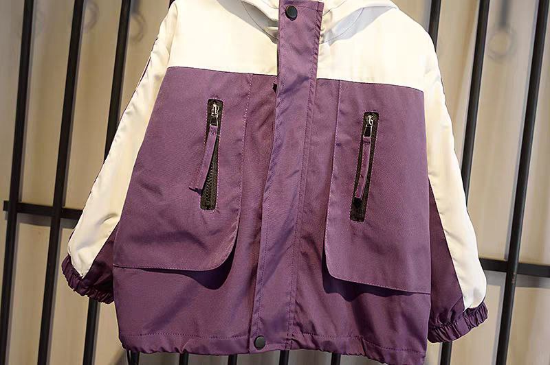 طقم رياضي أنيق من قطعتين بلمسة عصرية