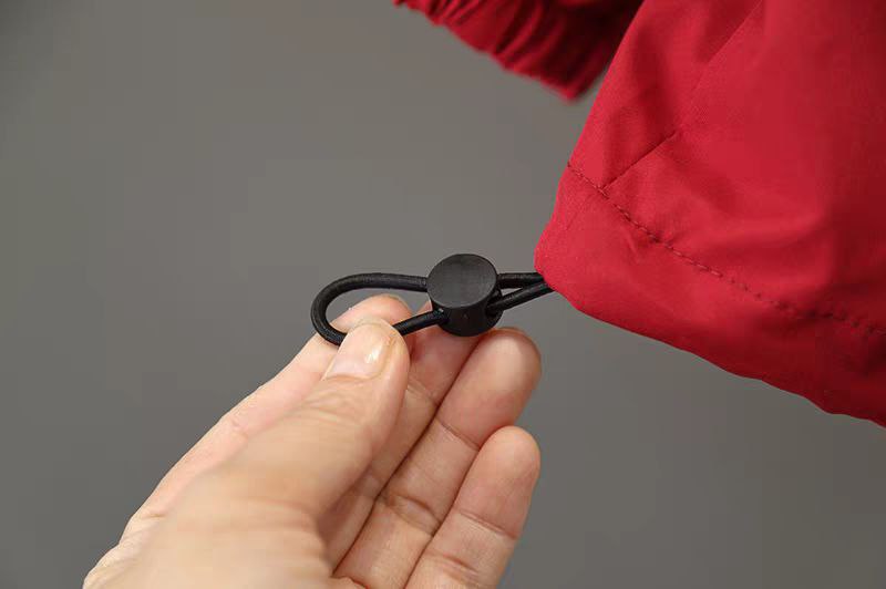 طقم رياضي أنيق من قطعتين بلمسة عصرية