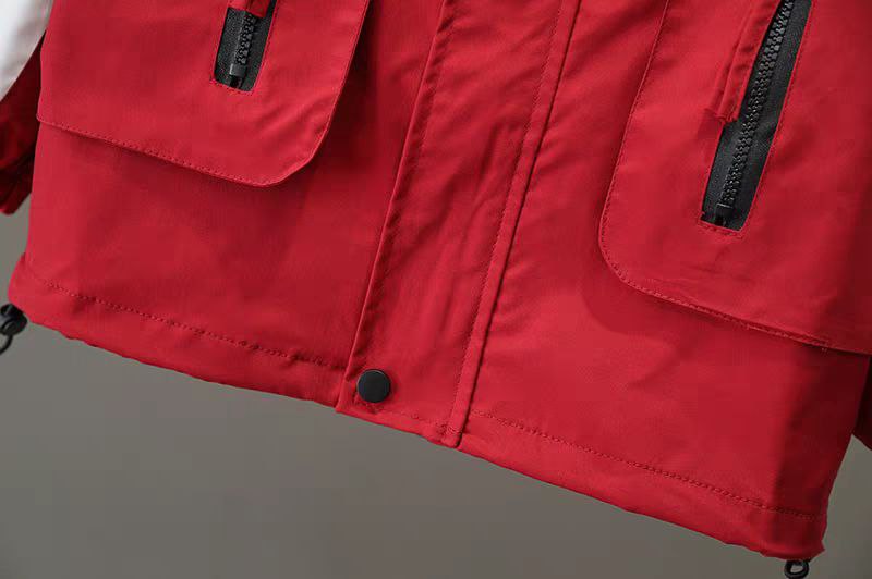 طقم رياضي أنيق من قطعتين بلمسة عصرية