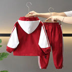 طقم رياضي أنيق من قطعتين بلمسة عصرية