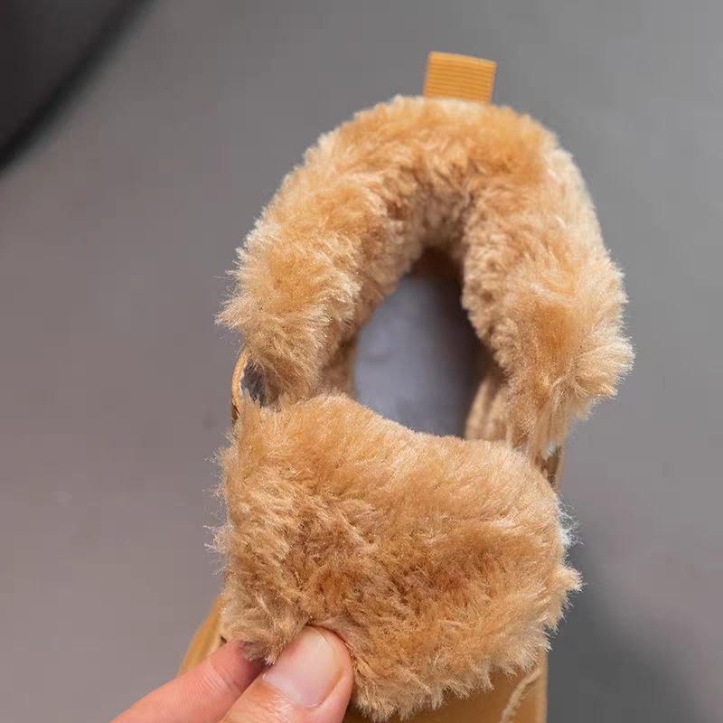 حذاء شتوي أنيق بطانة فرو دافئة وناعمة مناسب للشتاء