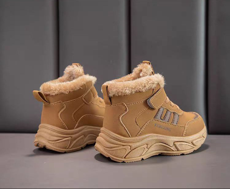 حذاء شتوي أنيق بطانة فرو دافئة وناعمة مناسب للشتاء