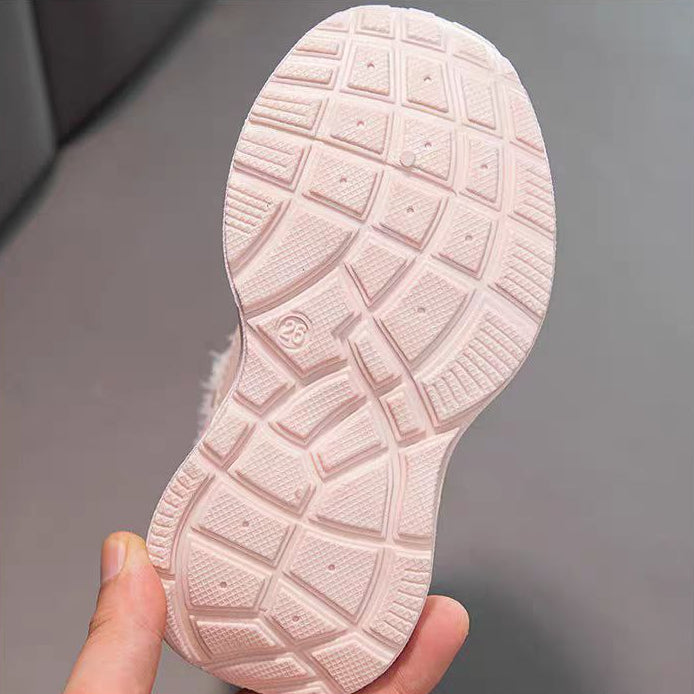 حذاء شتوي أنيق بطانة فرو دافئة وناعمة مناسب للشتاء