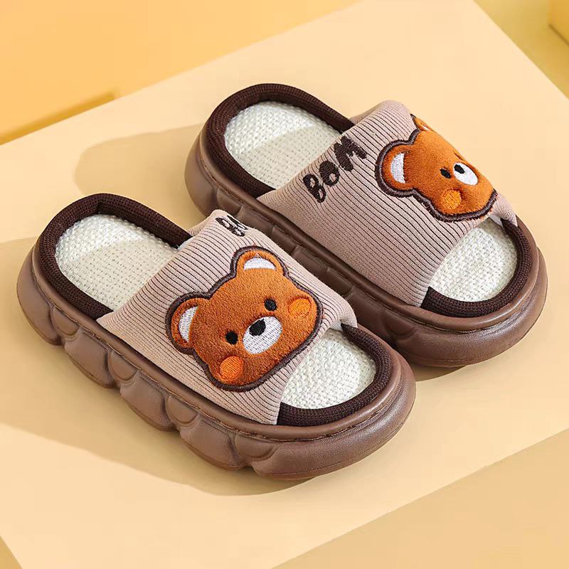 صنادل بتصميم كرتوني