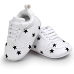 حذاء الرضع بتصميم مطرّز بنجوم