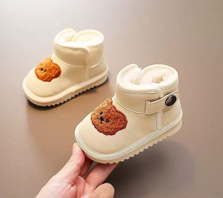 بوت شتوي بتصميم لطيف مزين بوجه دب
