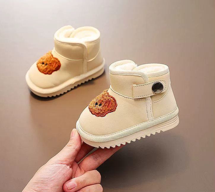 بوت شتوي بتصميم لطيف مزين بوجه دب