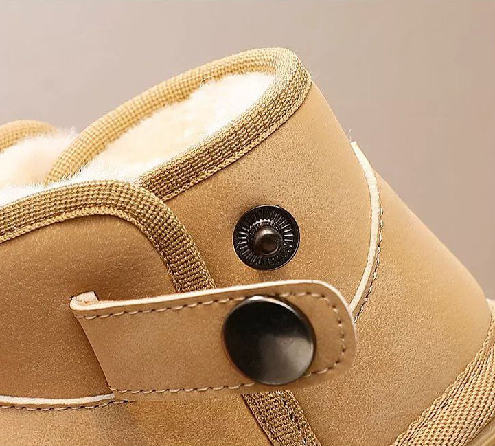 بوت شتوي بتصميم لطيف مزين بوجه دب