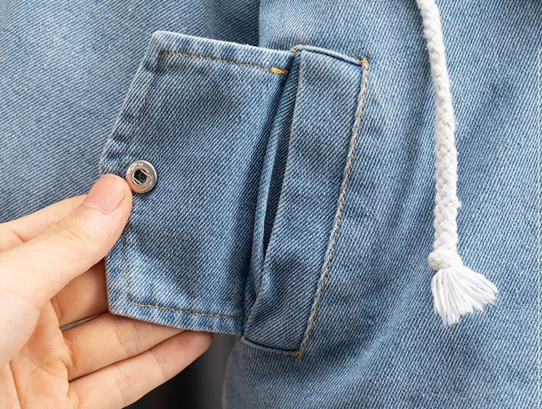 Chaqueta vaquera con forro cálido y diseño moderno