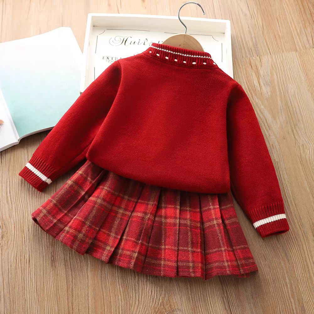 Vestido de invierno de una sola pieza con diseño clásico.