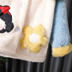 Conjunto de 2 piezas: chaqueta de terciopelo con estampado de fresas y pantalón de terciopelo.