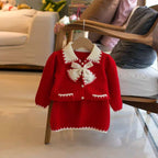 Conjunto de 2 piezas: suéter suave y falda a juego.