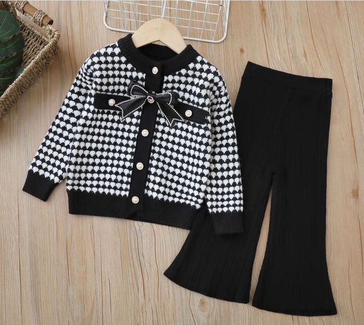 Conjunto de invierno elegante para niña: chaqueta tejida con estampado “houndstooth” y pantalón.