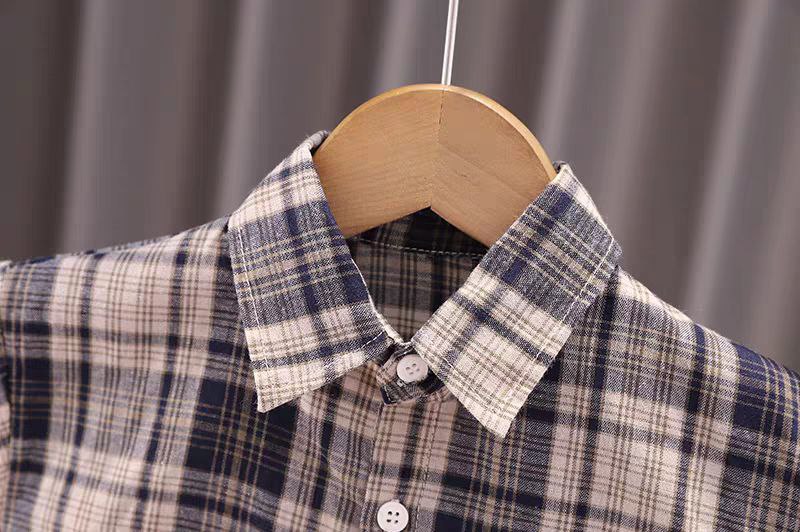 Conjunto de 3 piezas: camisa de cuadros, camiseta interior y pantalón vaquero