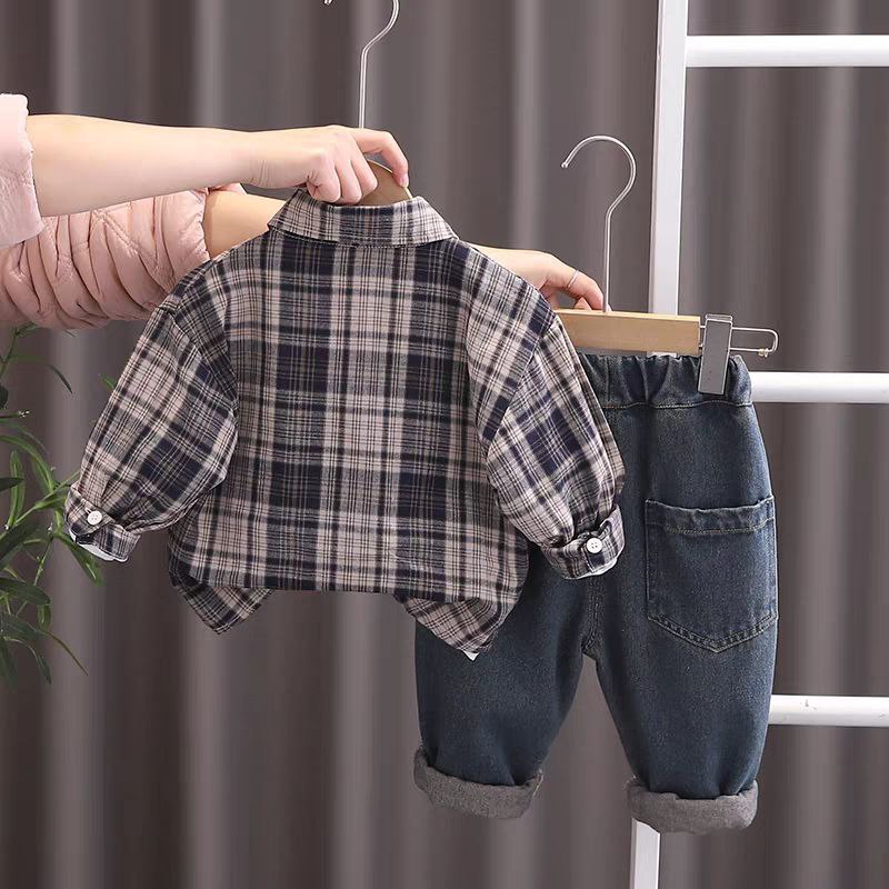 Conjunto de 3 piezas: camisa de cuadros, camiseta interior y pantalón vaquero