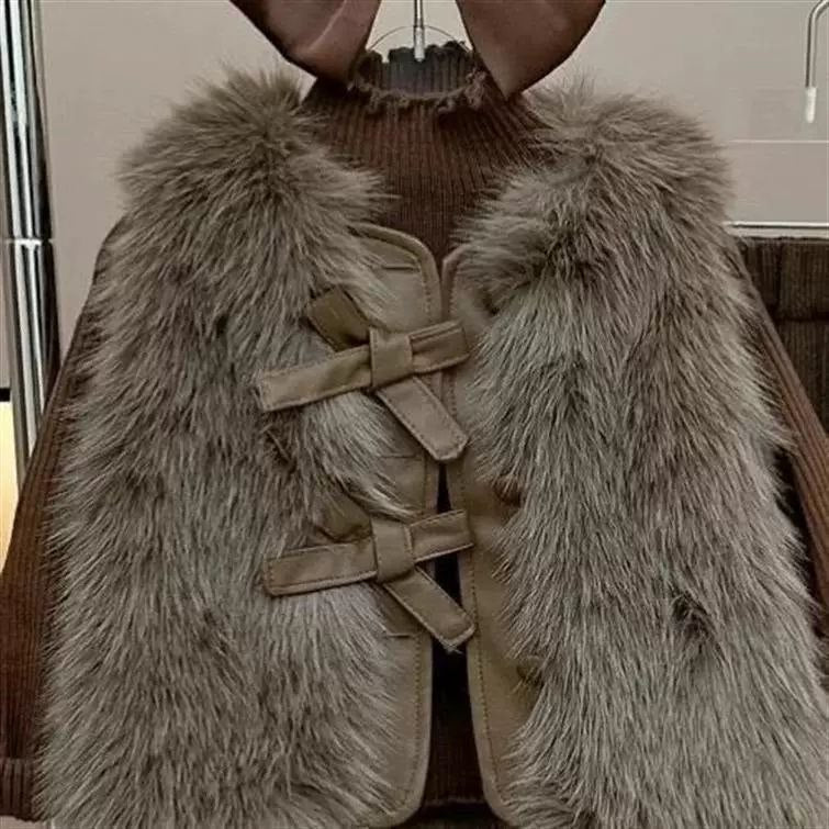 Conjunto de invierno elegante para niñas de 3 piezas: diseño refinado con detalles de piel sintética.