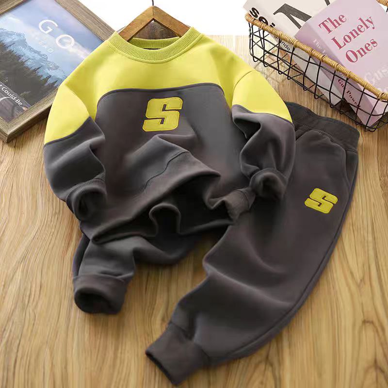 Conjunto de 2 piezas: sudadera y pantalón con diseño deportivo