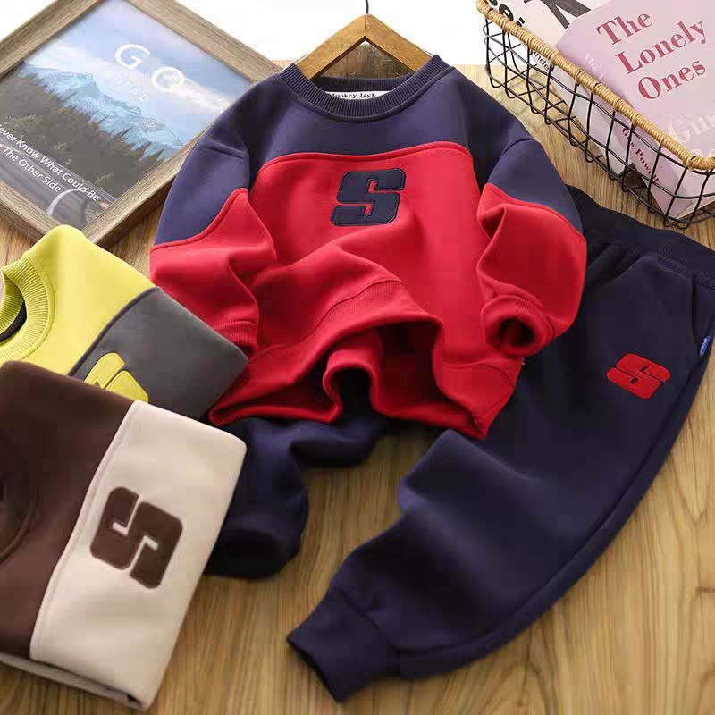 Conjunto de 2 piezas: sudadera y pantalón con diseño deportivo