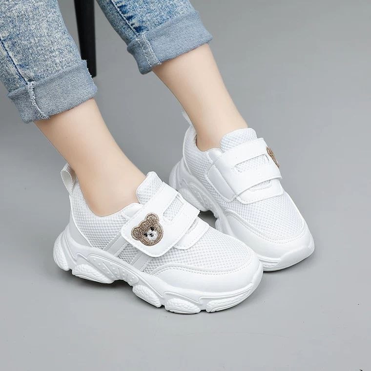 حذاء رياضي ابيض للاطفال