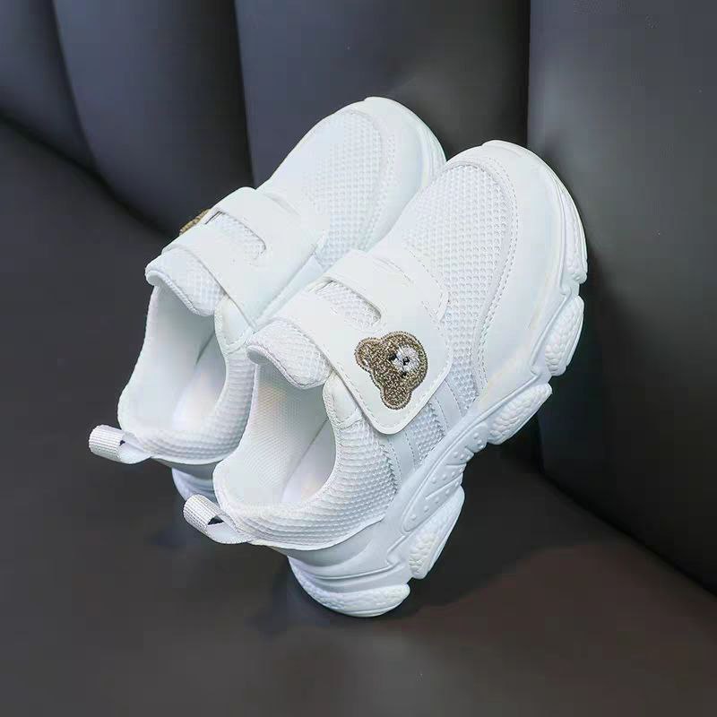 حذاء رياضي ابيض للاطفال