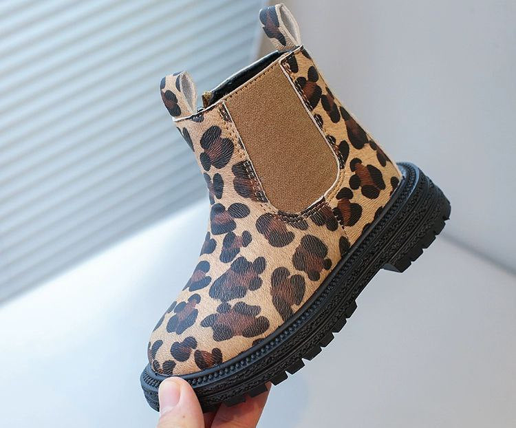 حذاء شتوي بطبعة جلد النمر