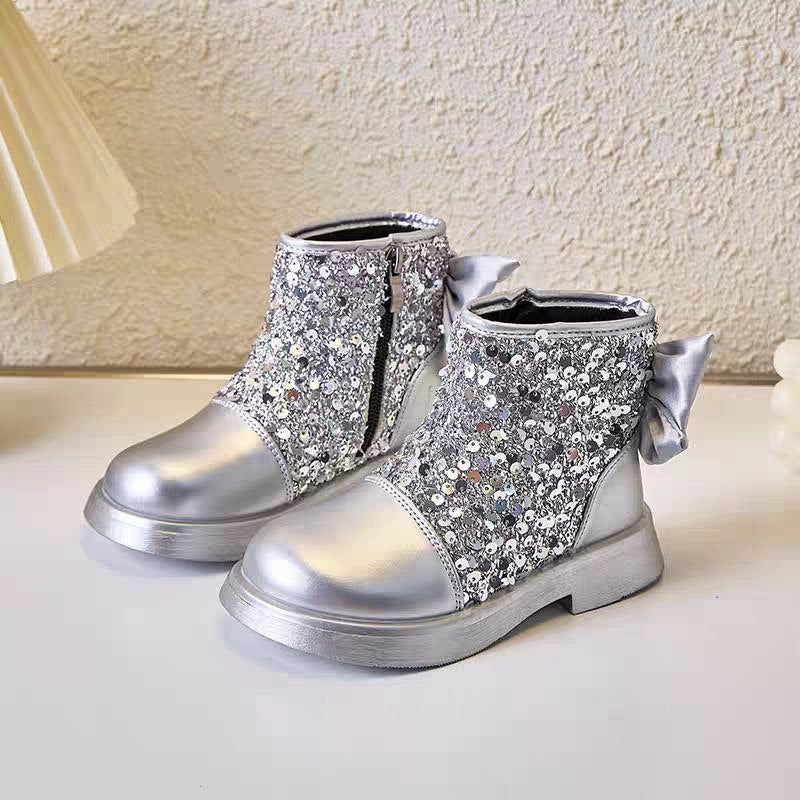 حذاء بناتي بتصميم لامع جذاب