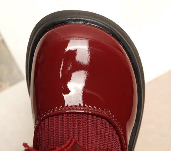 حذاء بناتي بتصميم كلاسيكي لامع