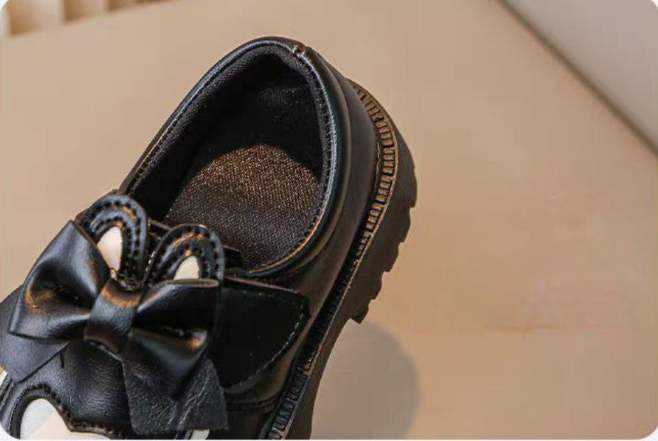 حذاء أنيق كلاسيكي بتصميم فيونكة أمامية