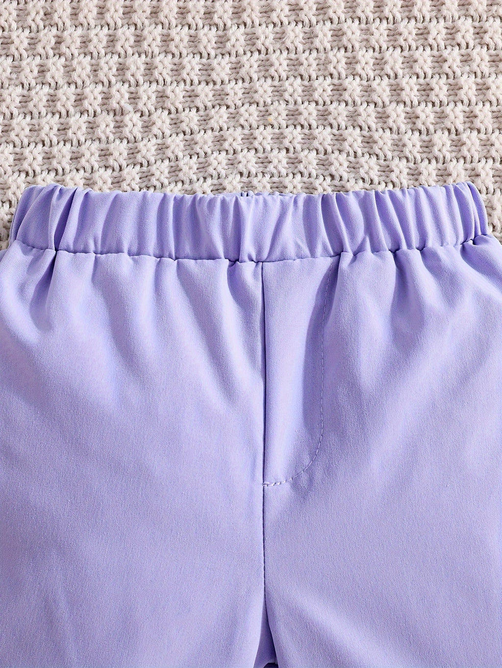 Conjunto infantil de 3 piezas en color lila claro: blusa de mangas transparentes y pantalón ancho 💜✨