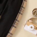 Conjunto infantil de invierno elegante con diseño de osito clásico y estampado de cuadros