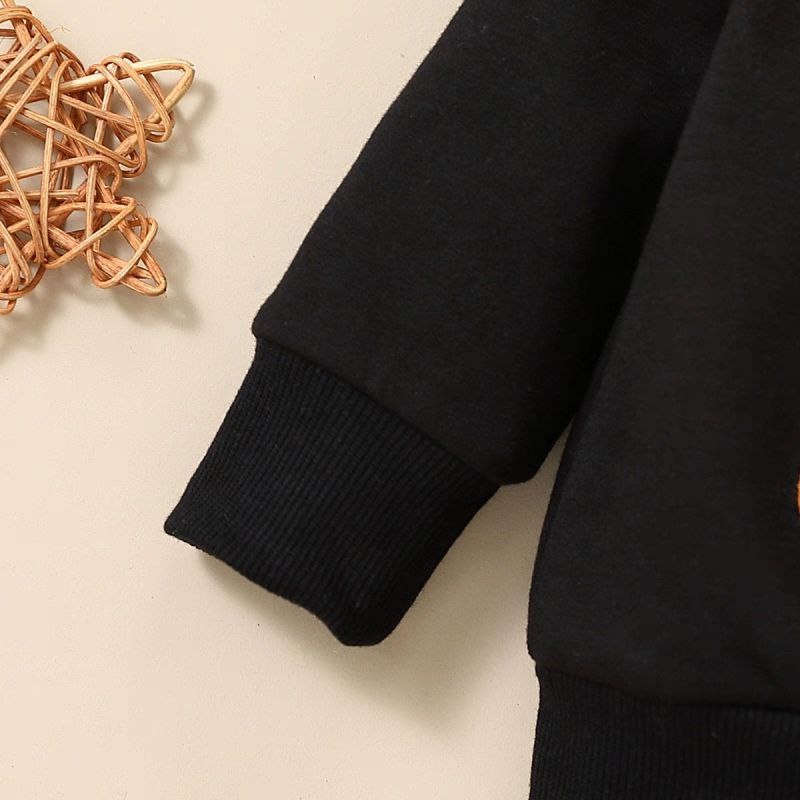 Conjunto infantil de invierno elegante con diseño de osito clásico y estampado de cuadros