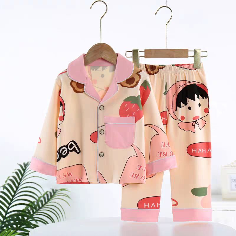 Pijamas infantiles con estampados de dibujos animados