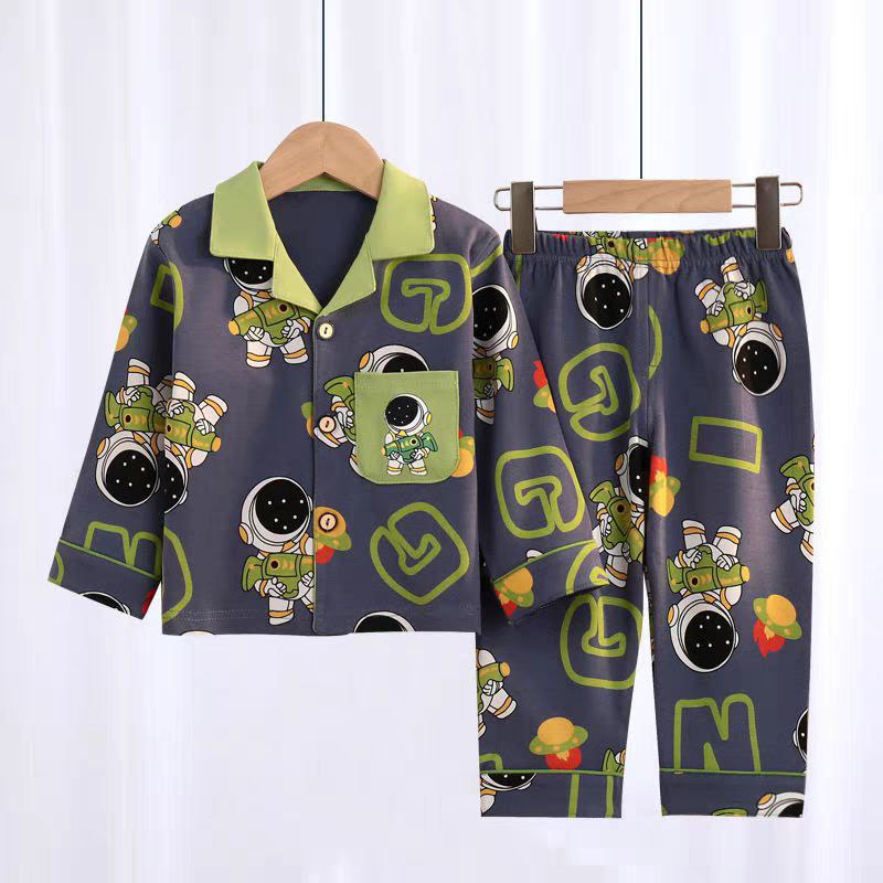 Pijamas infantiles con estampados de dibujos animados