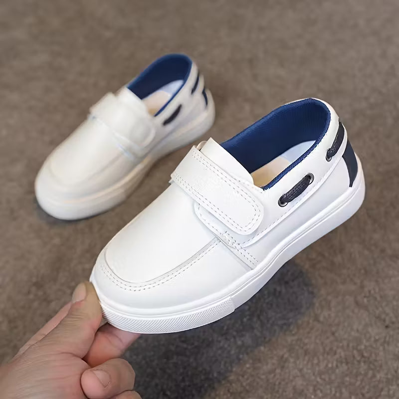 حذاء كلاسيكي بتصميم عصري