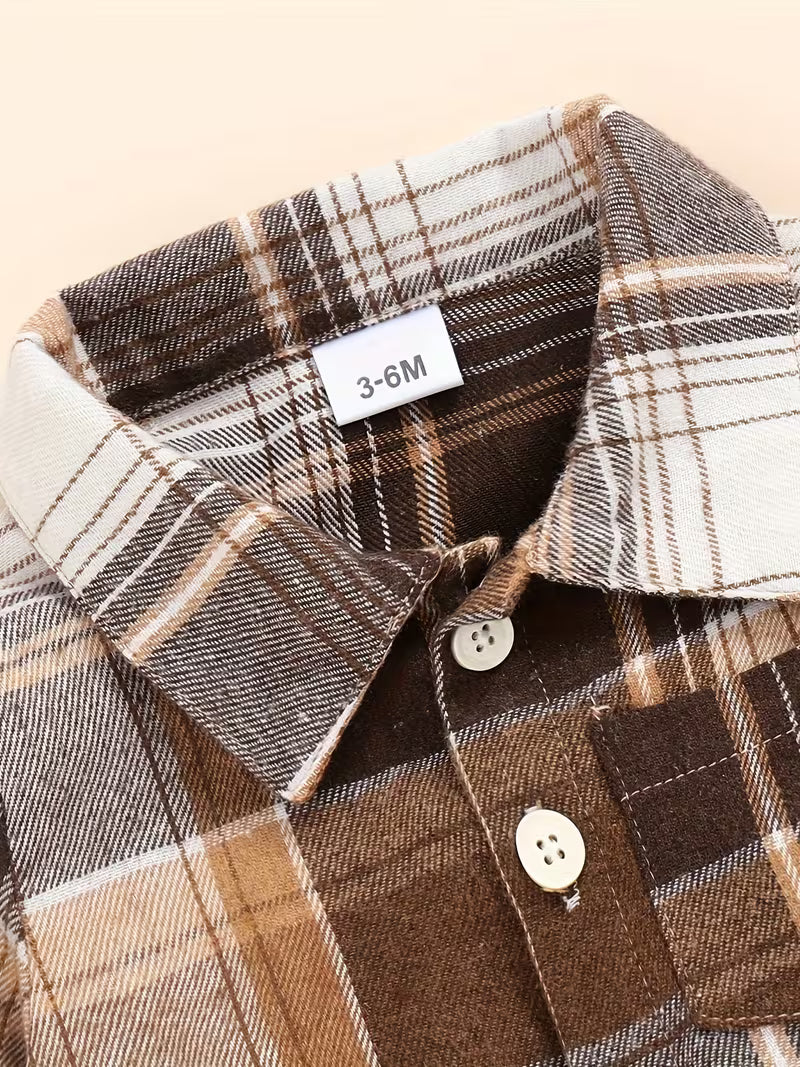 Conjunto de 2 piezas: camisa y pantalón con diseño clásico