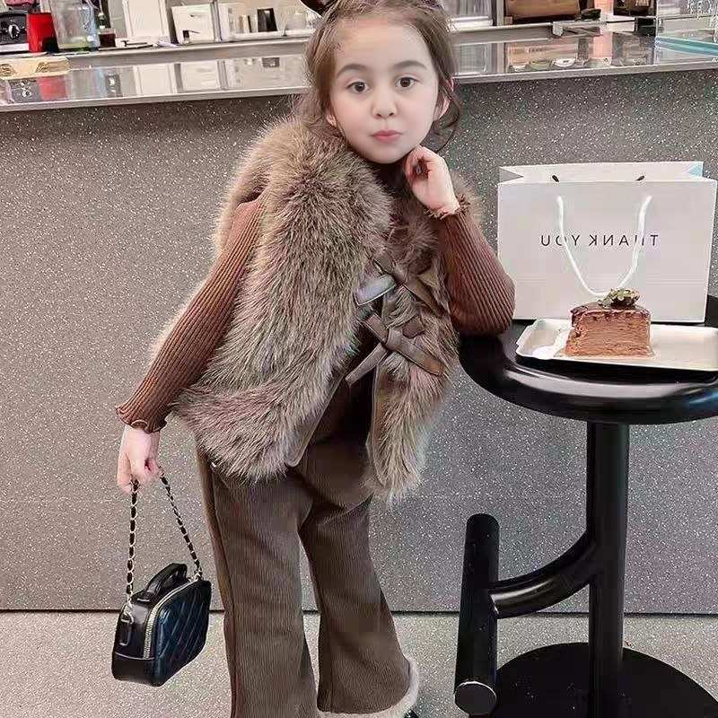 Conjunto de invierno elegante para niñas de 3 piezas: diseño refinado con detalles de piel sintética.