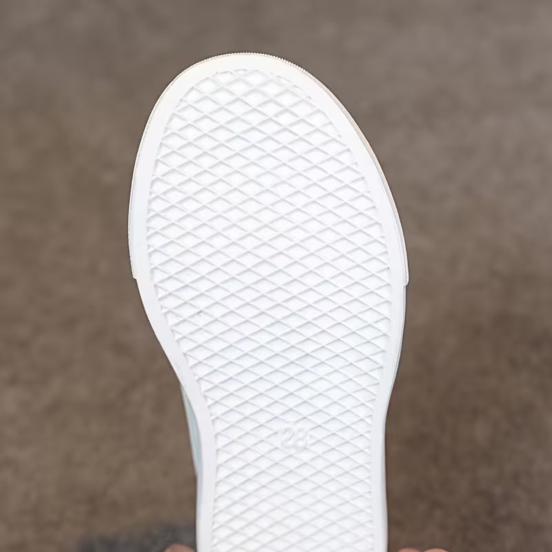 حذاء كلاسيكي بتصميم عصري