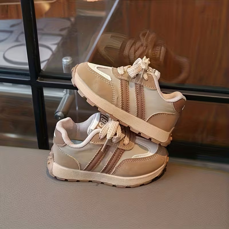 حذاء بتصميم رياضي عصري للاطفال